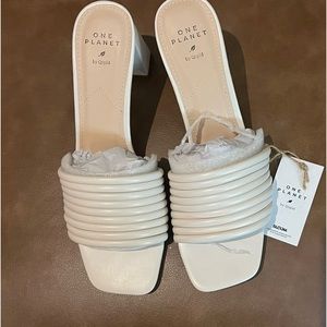 One Planet Women's Open Toe Sleek Square Toe Heel Sandals S/8.5 NWT